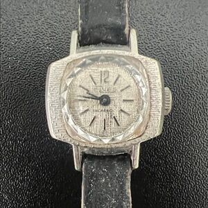 Elves 70’s French Vintage Ladies Watch.